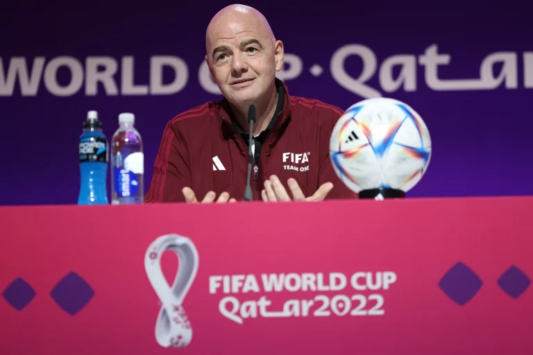 世界杯打响前夕，国际足联主席发声全力支持世界杯裁判